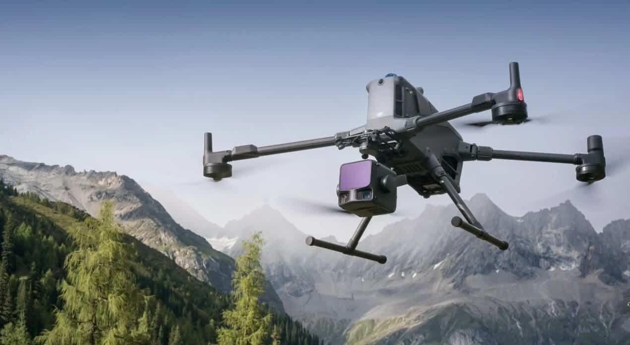 Drone do fotografii i filmowania w górach, dronowe rozwiązania dla fotografów, wysokiej jakości drony do nagrywania z powietrza.