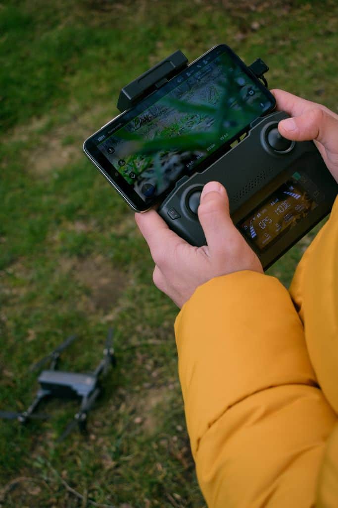 Dron nad posesją